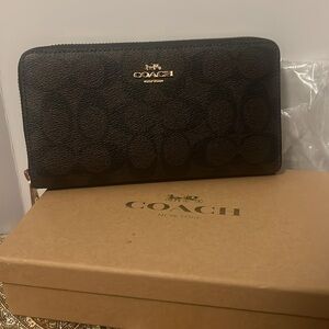 Coach wallet